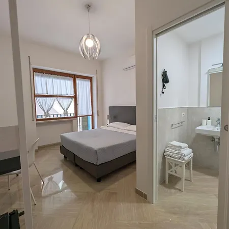 Frühstückspension Napoli City Inn 4*