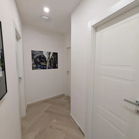 Napoli City Inn 4* نابولي