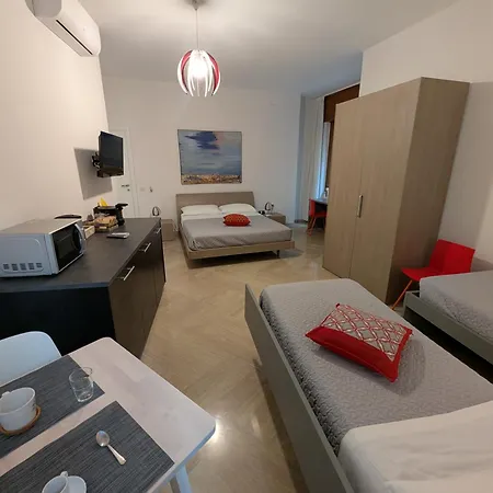 فندق مبيت وإفطار Napoli City Inn 4*