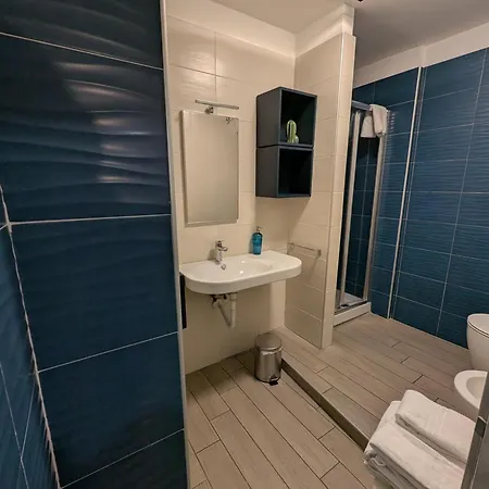 Napoli City Inn