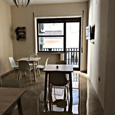 Napoli City Inn